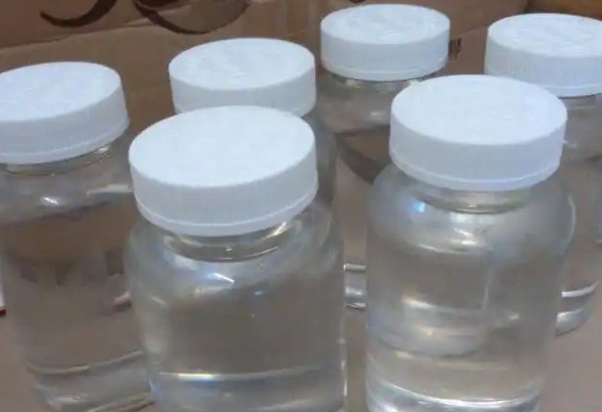 Laminados Resina metilada de formaldehído de melamina Solubilidad en agua Formaldehído soluble Contenido de formaldehído inferior o igual a 0,5% para laminados